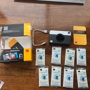 Kodak Printomatic Instant Camera -